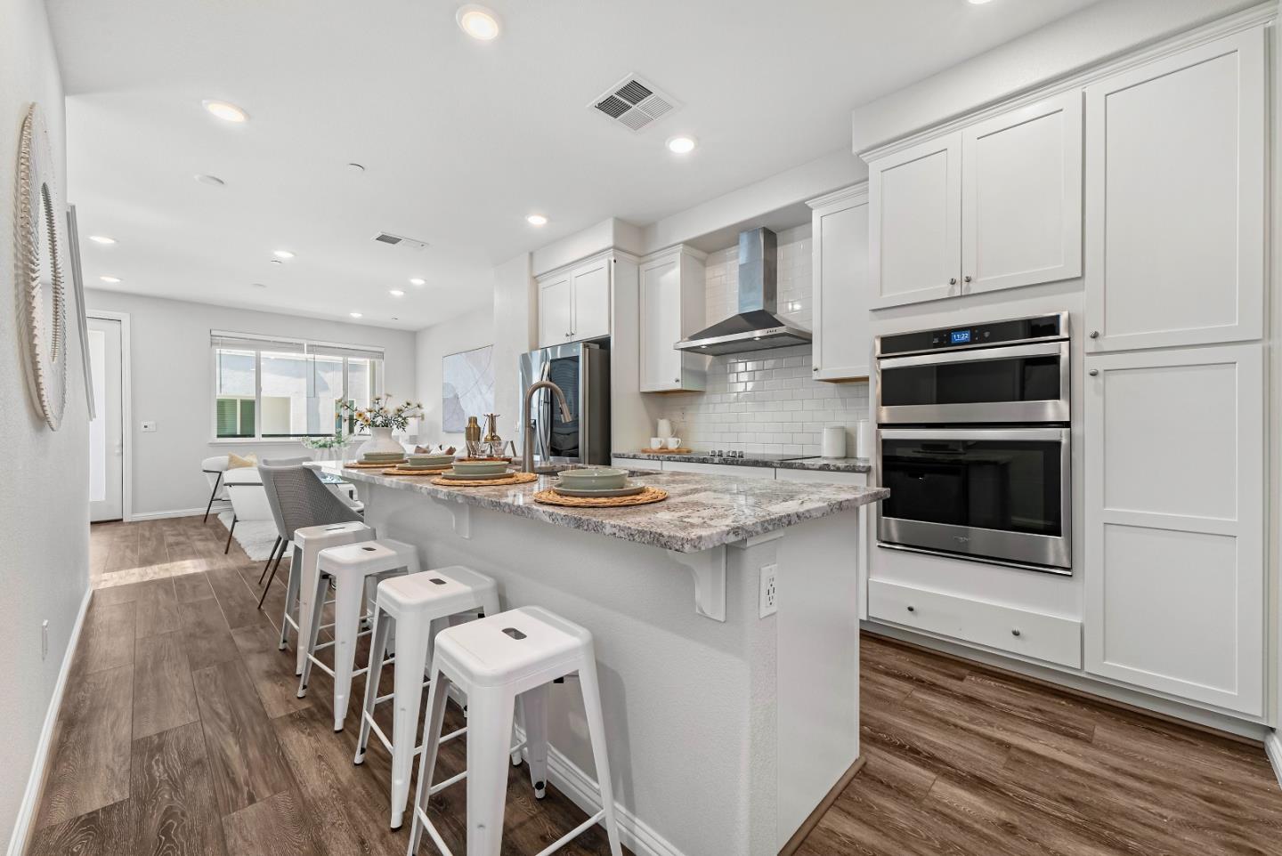 Detail Gallery Image 11 of 54 For 559 Apricot Way, San Jose,  CA 95133 - 4 Beds | 4 Baths