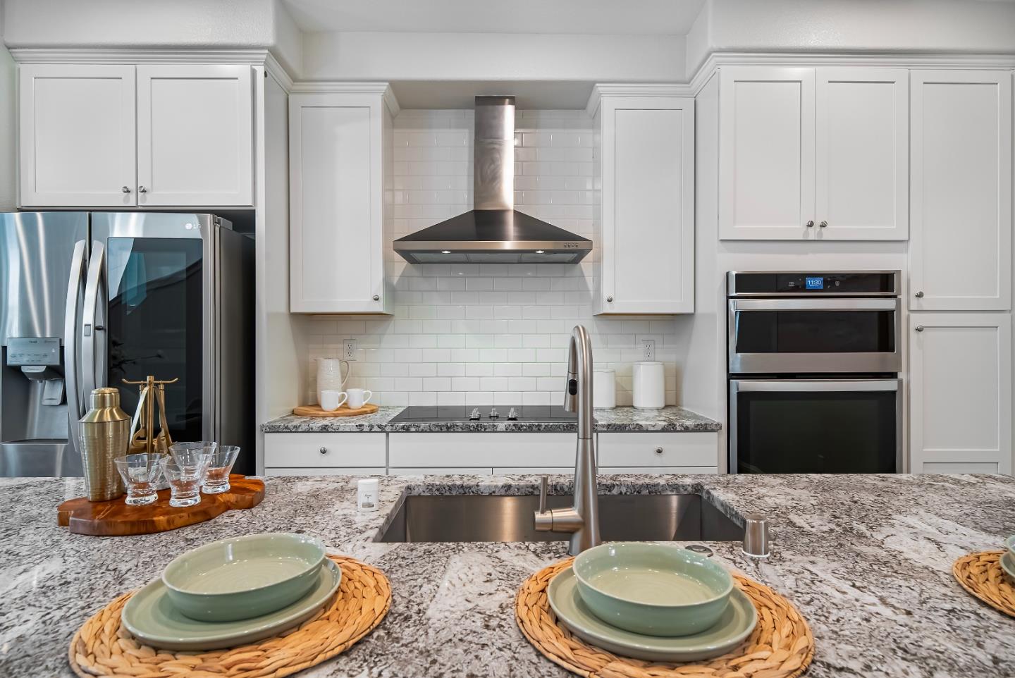Detail Gallery Image 12 of 54 For 559 Apricot Way, San Jose,  CA 95133 - 4 Beds | 4 Baths