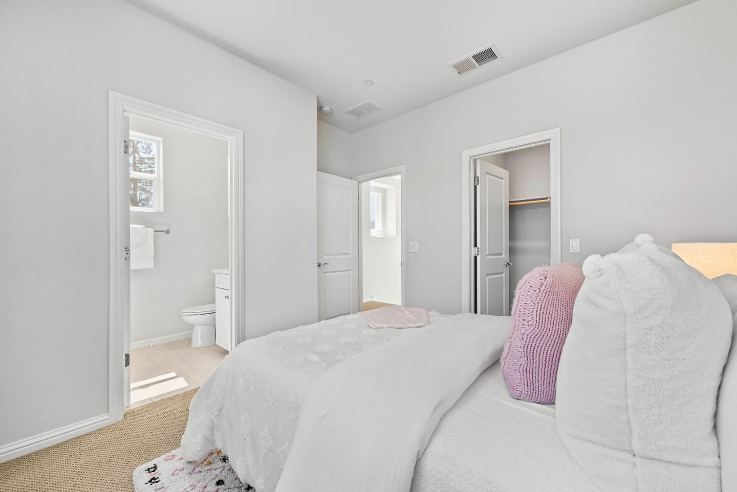 Detail Gallery Image 26 of 54 For 559 Apricot Way, San Jose,  CA 95133 - 4 Beds | 4 Baths