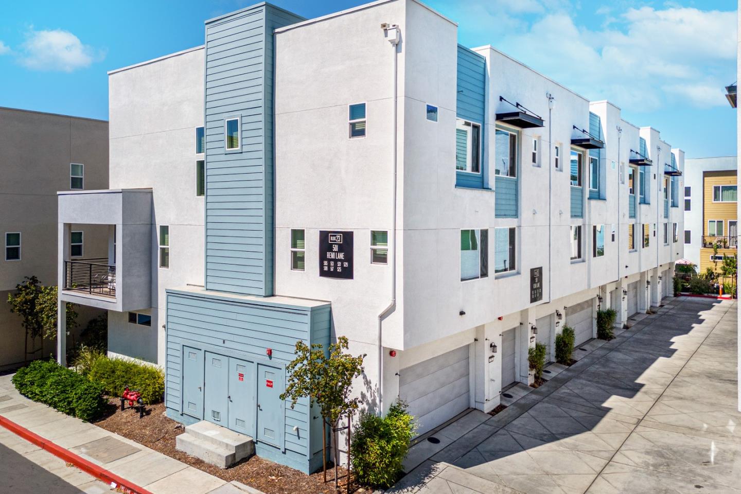 Detail Gallery Image 39 of 54 For 559 Apricot Way, San Jose,  CA 95133 - 4 Beds | 4 Baths