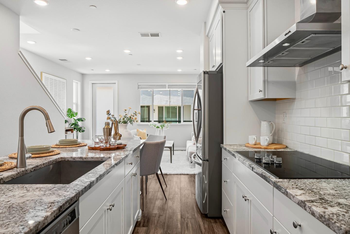 Detail Gallery Image 9 of 54 For 559 Apricot Way, San Jose,  CA 95133 - 4 Beds | 4 Baths