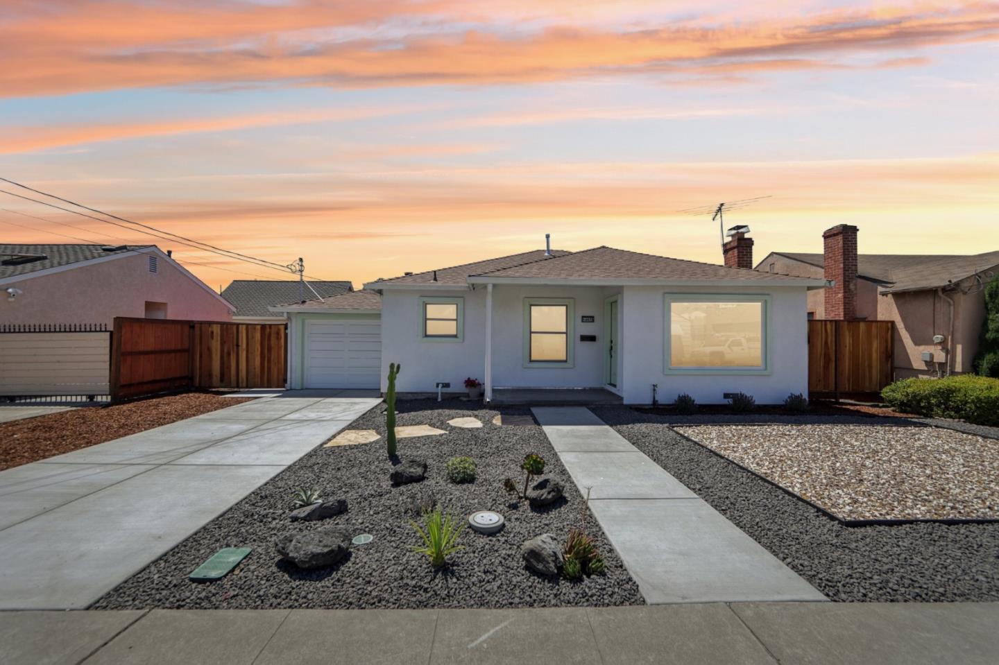 Detail Gallery Image 2 of 52 For 14973 Patton Ave, San Leandro,  CA 94578 - 2 Beds | 1 Baths