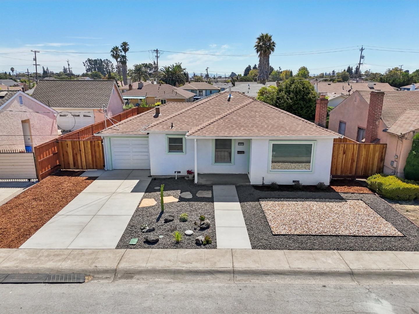 Detail Gallery Image 4 of 52 For 14973 Patton Ave, San Leandro,  CA 94578 - 2 Beds | 1 Baths