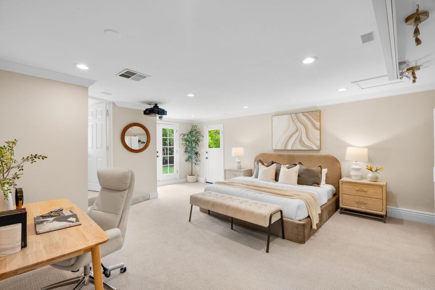 Detail Gallery Image 23 of 34 For 1709 Peartree Ln, Mountain View,  CA 94040 - 4 Beds | 3 Baths