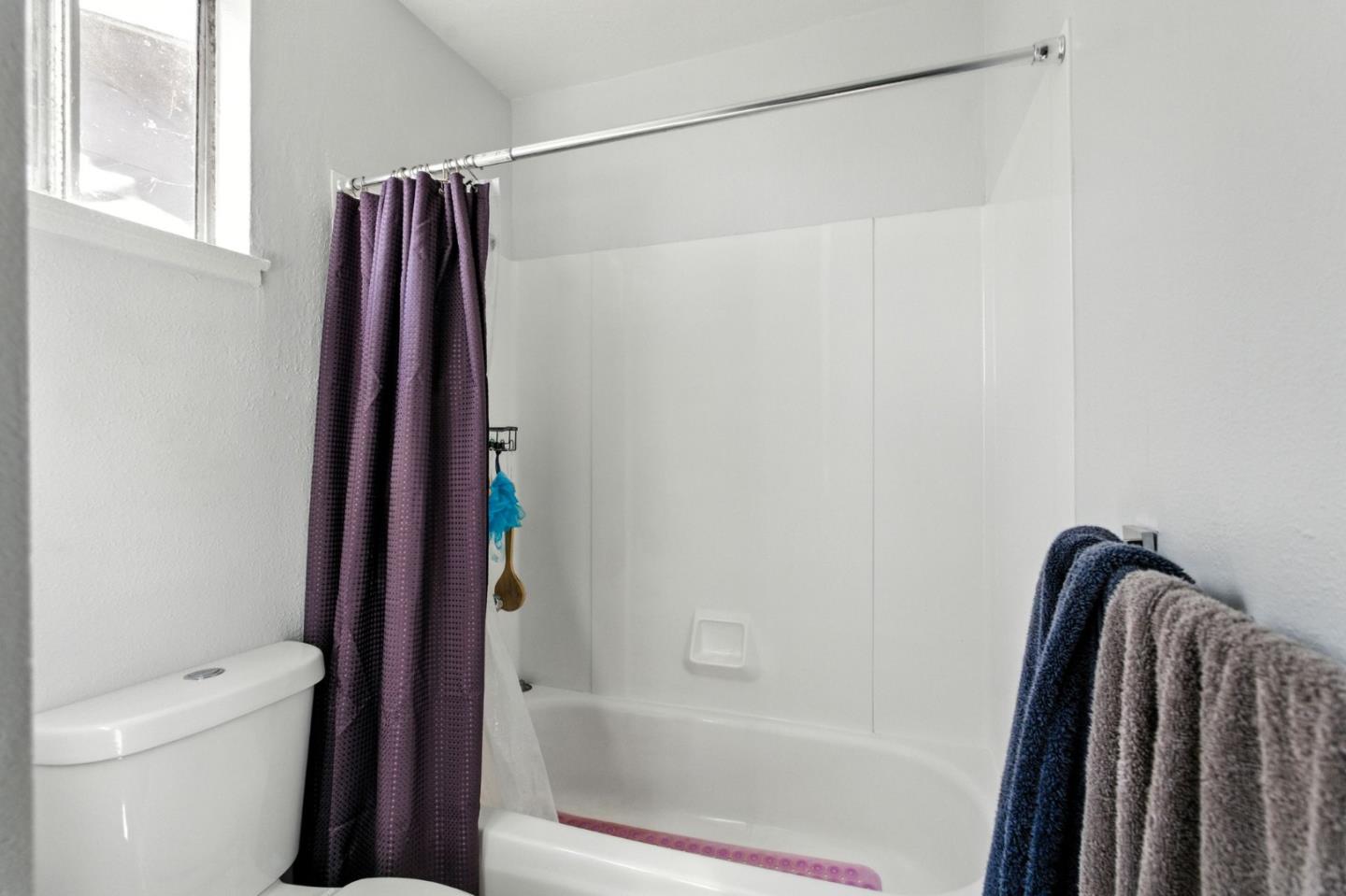 Detail Gallery Image 21 of 29 For 2273 Dumbarton Ave, East Palo Alto,  CA 94303 - 4 Beds | 2 Baths