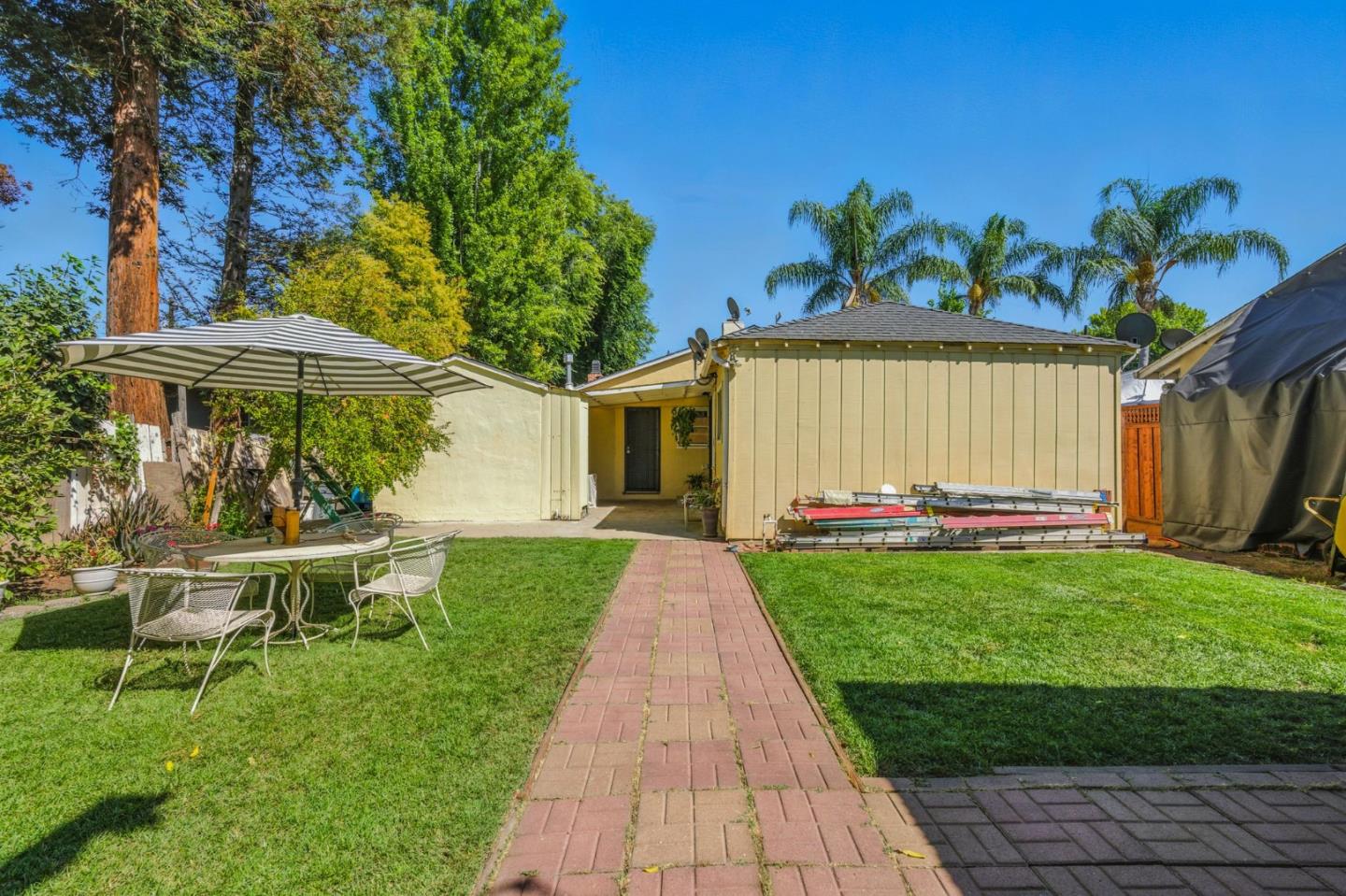 Detail Gallery Image 24 of 29 For 2273 Dumbarton Ave, East Palo Alto,  CA 94303 - 4 Beds | 2 Baths