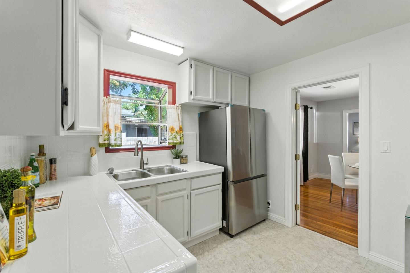 Detail Gallery Image 6 of 29 For 2273 Dumbarton Ave, East Palo Alto,  CA 94303 - 4 Beds | 2 Baths