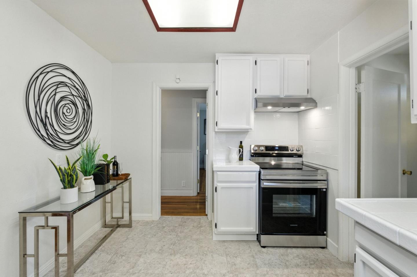 Detail Gallery Image 7 of 29 For 2273 Dumbarton Ave, East Palo Alto,  CA 94303 - 4 Beds | 2 Baths