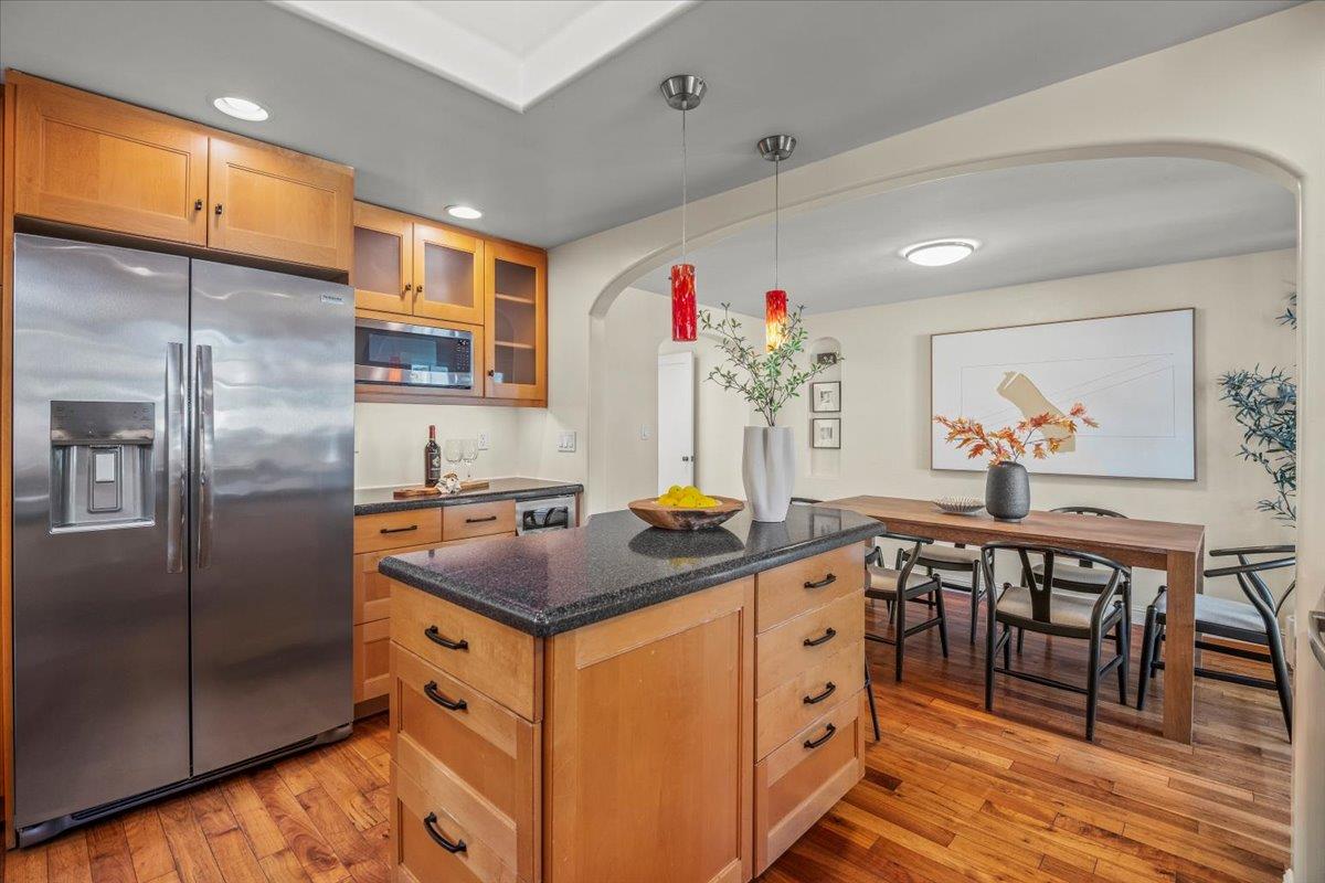 Detail Gallery Image 10 of 25 For 637 Channing Ave, Palo Alto,  CA 94301 - 2 Beds | 2 Baths