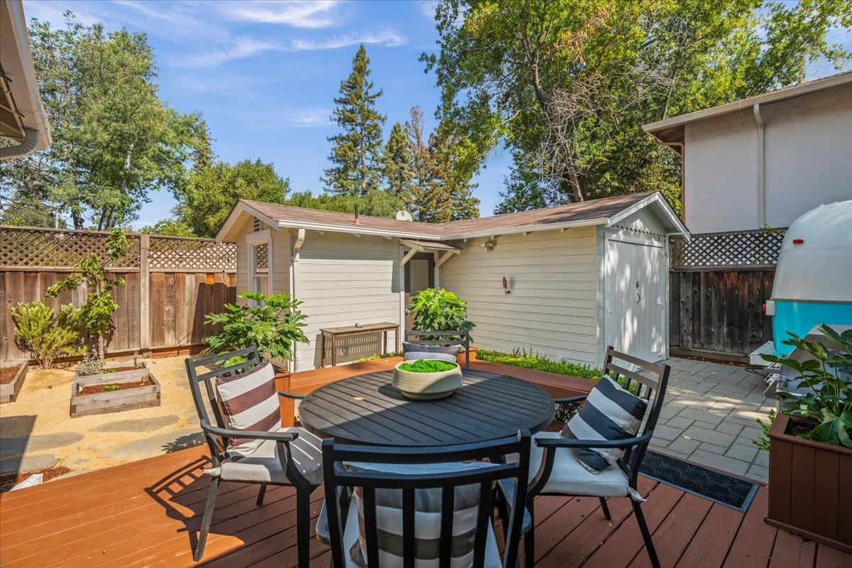 Detail Gallery Image 21 of 25 For 637 Channing Ave, Palo Alto,  CA 94301 - 2 Beds | 2 Baths