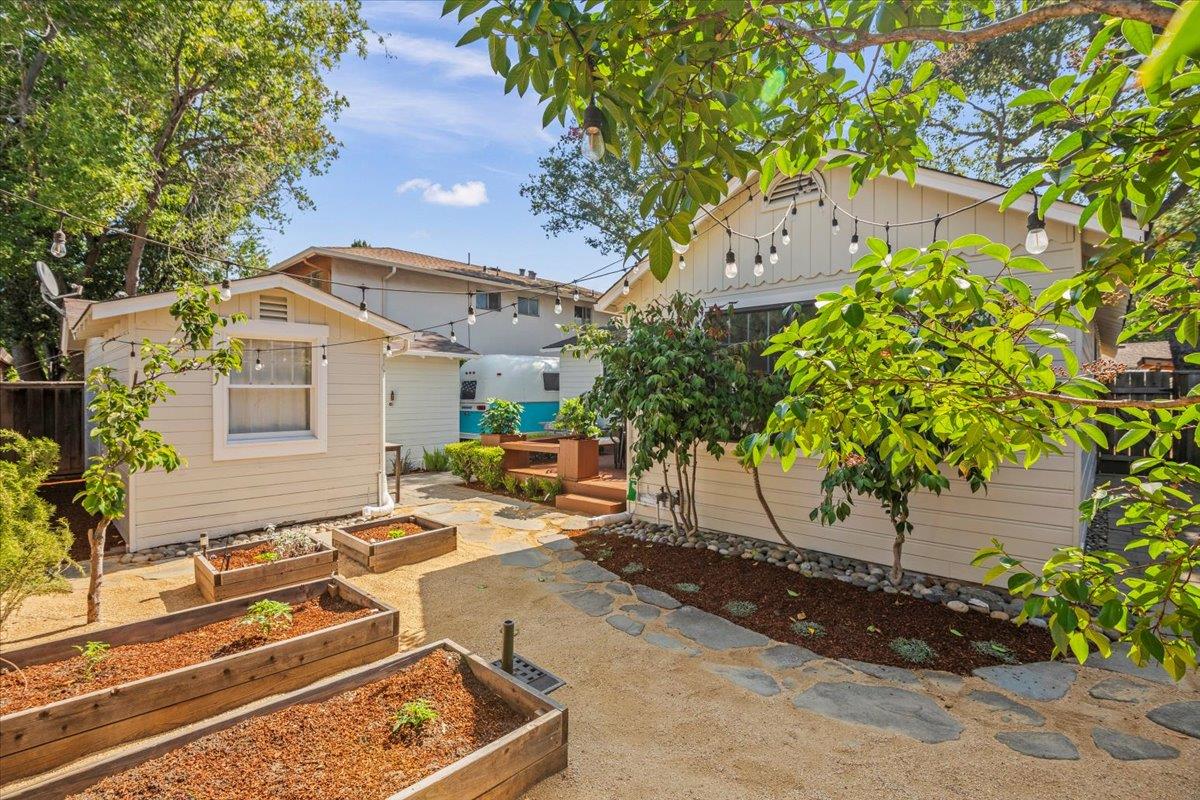 Detail Gallery Image 25 of 25 For 637 Channing Ave, Palo Alto,  CA 94301 - 2 Beds | 2 Baths