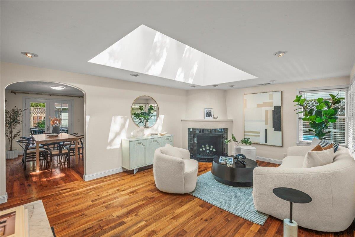 Detail Gallery Image 5 of 25 For 637 Channing Ave, Palo Alto,  CA 94301 - 2 Beds | 2 Baths