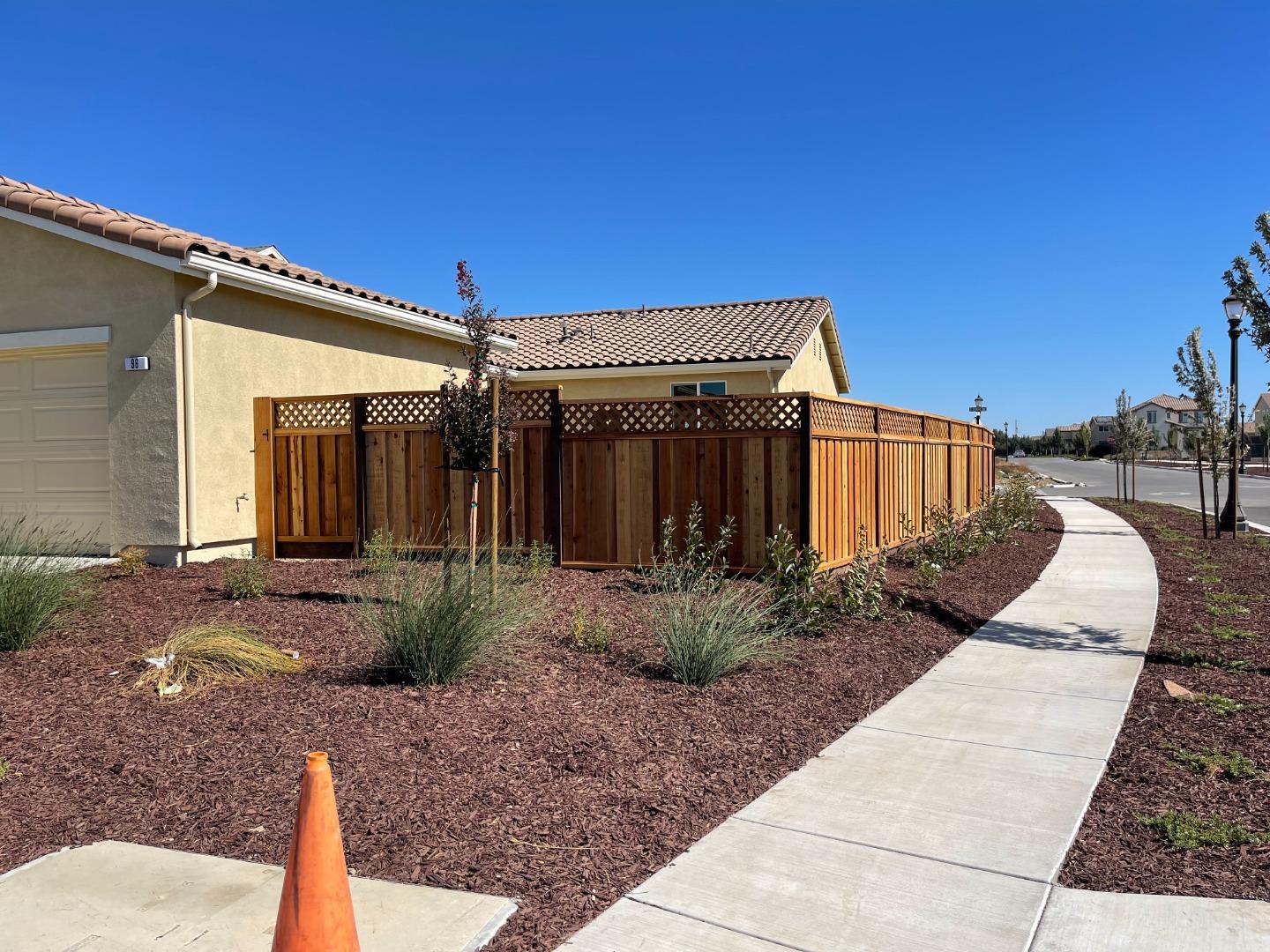 Detail Gallery Image 7 of 7 For 96 Boston Ln, King City,  CA 93930 - 4 Beds | 2 Baths