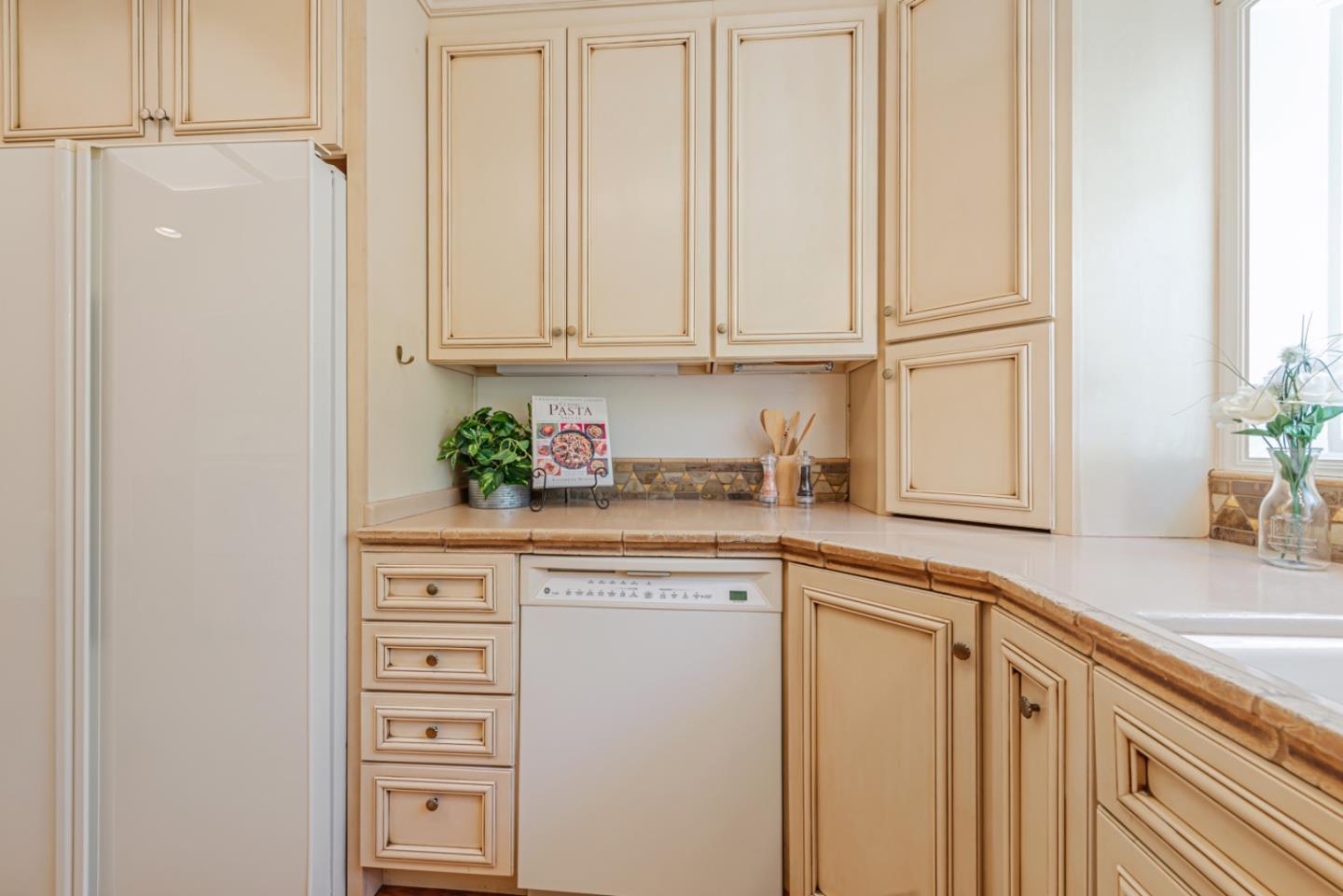 Detail Gallery Image 12 of 38 For 639 Georgia Ave, Palo Alto,  CA 94306 - 4 Beds | 2 Baths