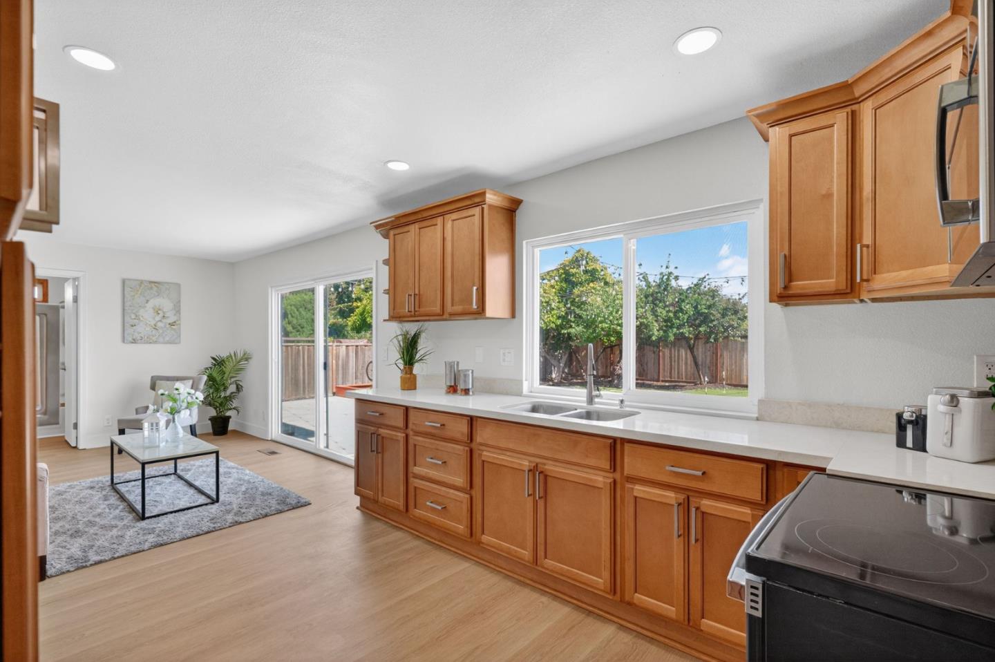 Detail Gallery Image 10 of 34 For 30784 Tidewater Dr, Union City,  CA 94587 - 4 Beds | 3 Baths