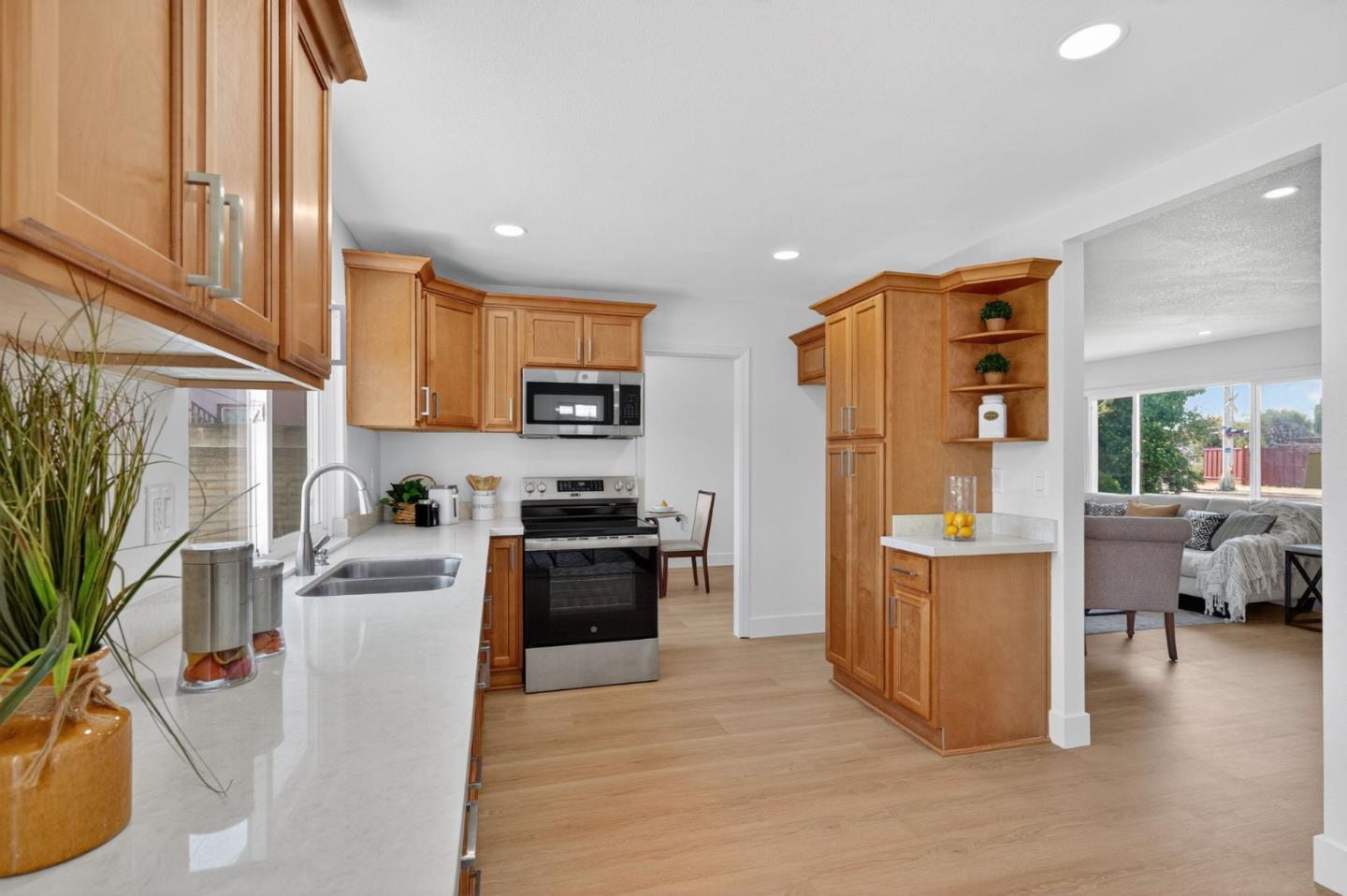 Detail Gallery Image 11 of 34 For 30784 Tidewater Dr, Union City,  CA 94587 - 4 Beds | 3 Baths