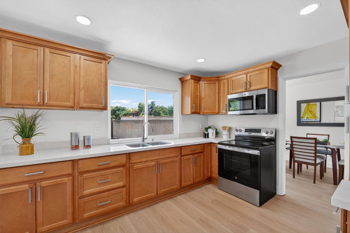 Detail Gallery Image 9 of 34 For 30784 Tidewater Dr, Union City,  CA 94587 - 4 Beds | 3 Baths