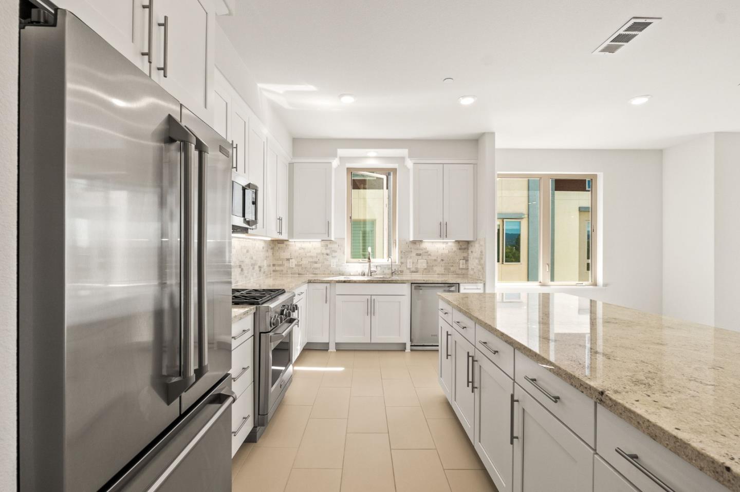 Detail Gallery Image 10 of 51 For 718 Eppleton Ln #303,  Foster City,  CA 94404 - 3 Beds | 2 Baths