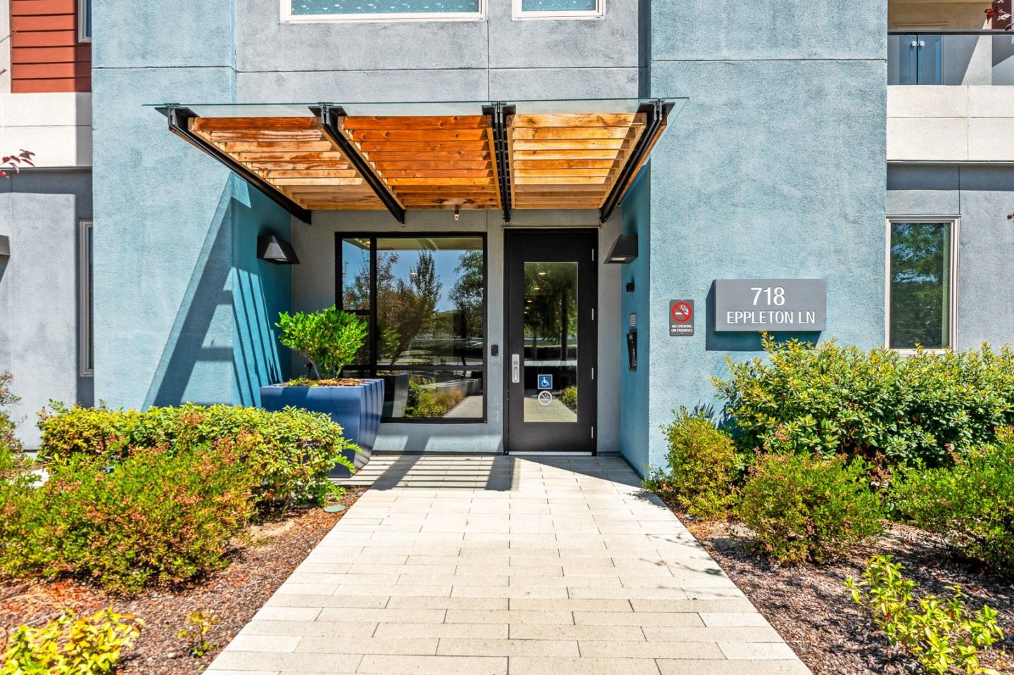 Detail Gallery Image 3 of 51 For 718 Eppleton Ln #303,  Foster City,  CA 94404 - 3 Beds | 2 Baths