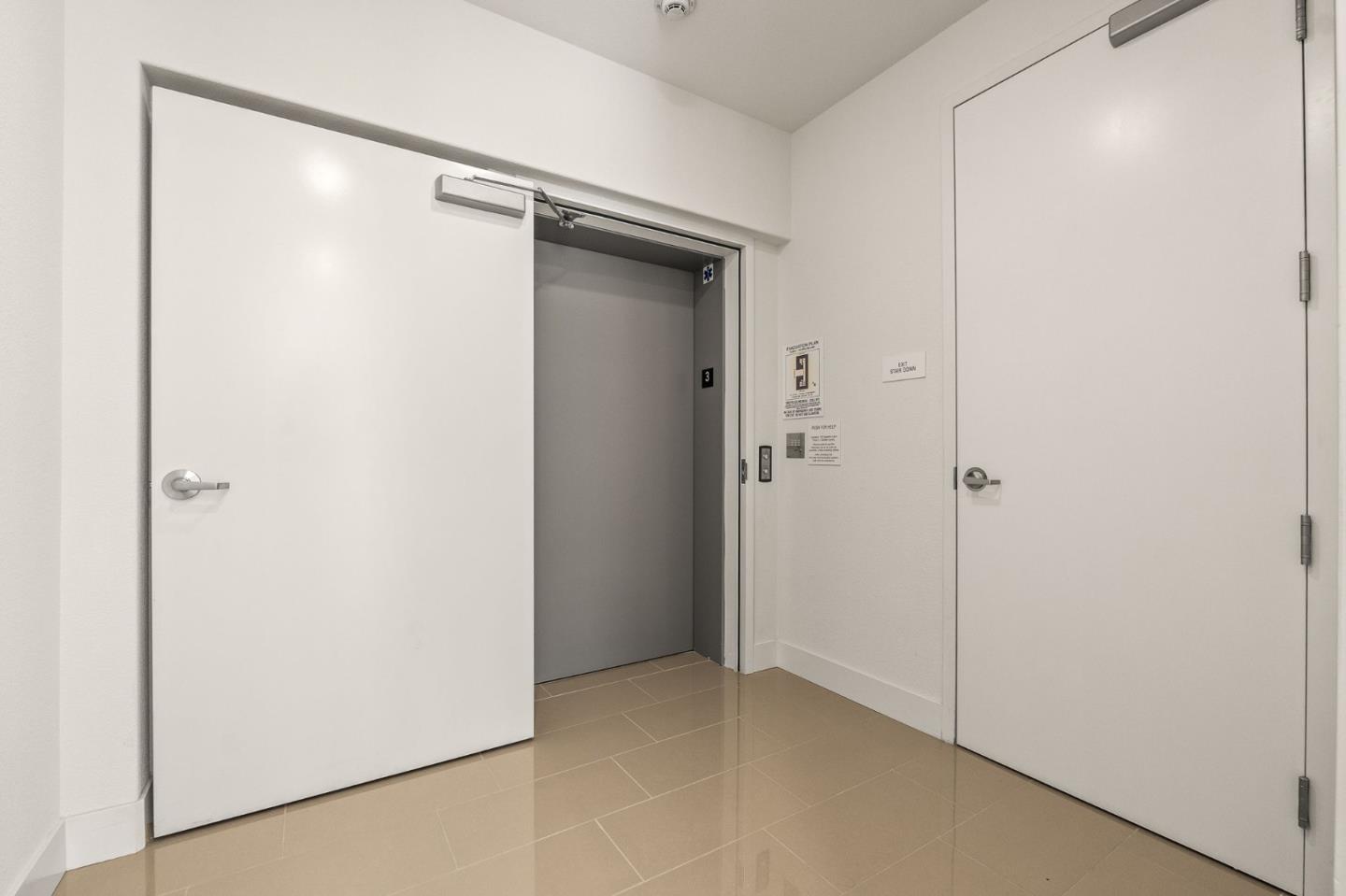 Detail Gallery Image 4 of 51 For 718 Eppleton Ln #303,  Foster City,  CA 94404 - 3 Beds | 2 Baths