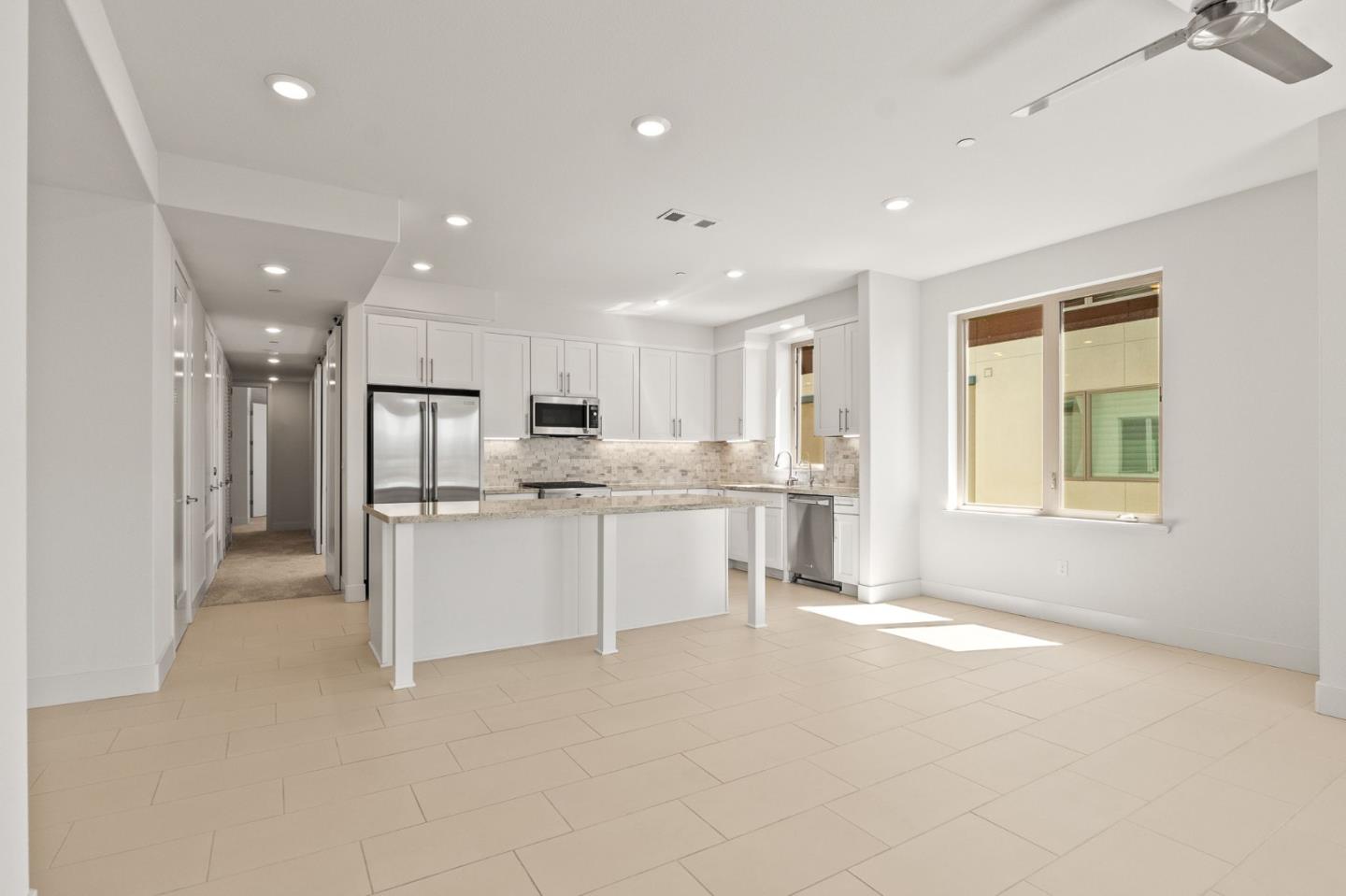 Detail Gallery Image 6 of 51 For 718 Eppleton Ln #303,  Foster City,  CA 94404 - 3 Beds | 2 Baths