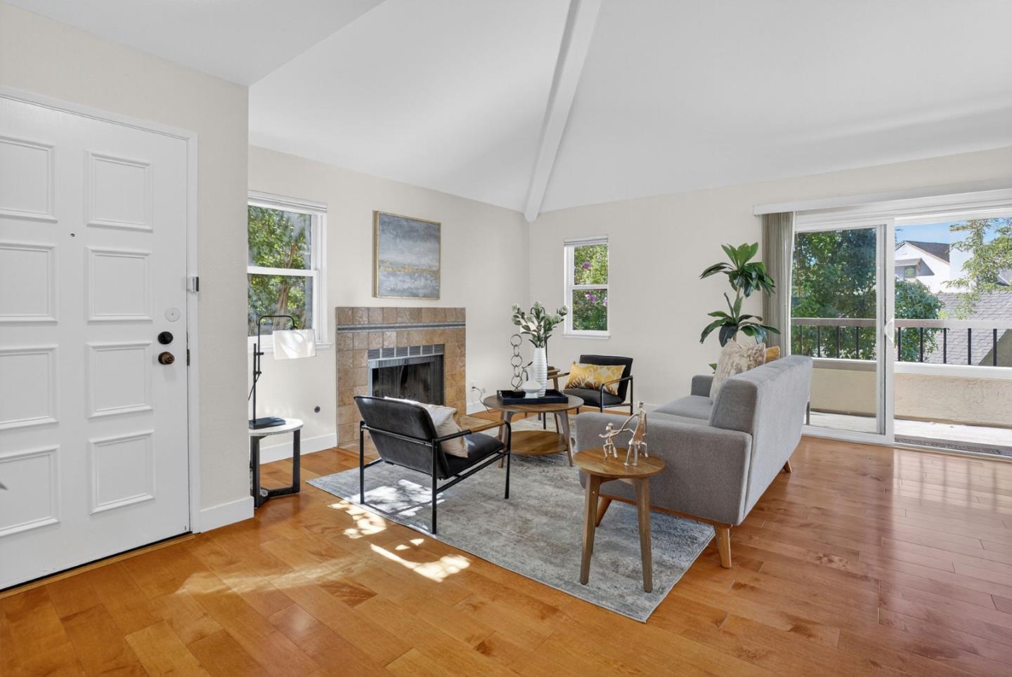 Detail Gallery Image 1 of 37 For 1874 Huxley Ct, San Jose,  CA 95125 - 2 Beds | 2 Baths