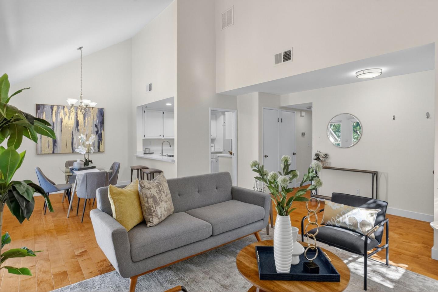 Detail Gallery Image 3 of 37 For 1874 Huxley Ct, San Jose,  CA 95125 - 2 Beds | 2 Baths