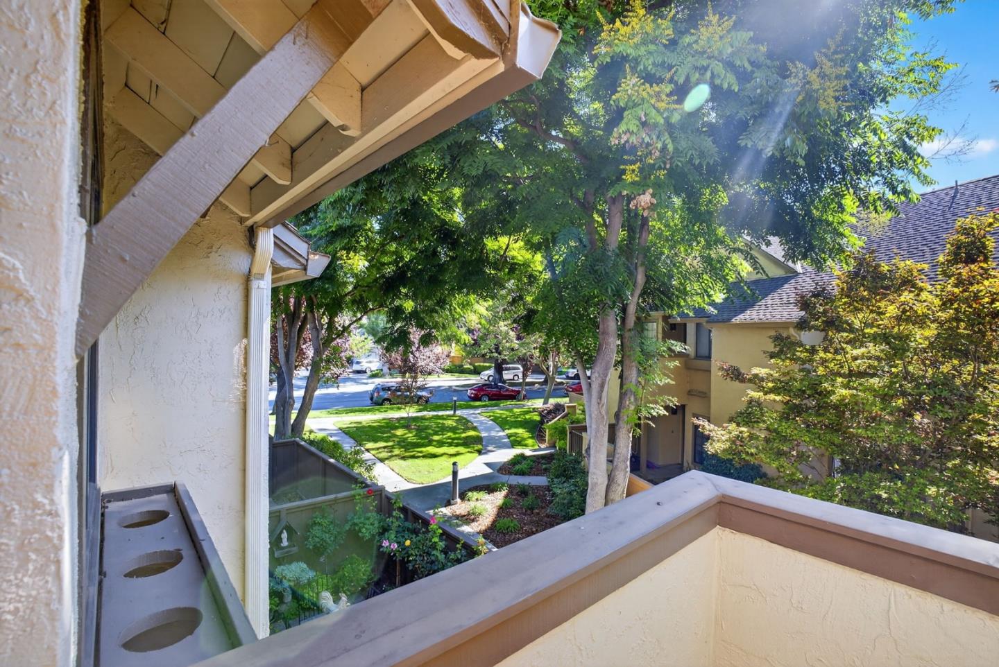 Detail Gallery Image 8 of 37 For 1874 Huxley Ct, San Jose,  CA 95125 - 2 Beds | 2 Baths