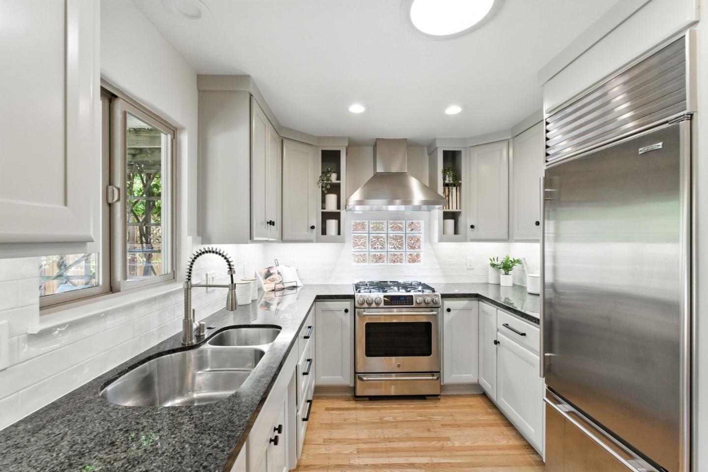 Detail Gallery Image 13 of 29 For 792 Bond Way, Mountain View,  CA 94040 - 3 Beds | 1 Baths