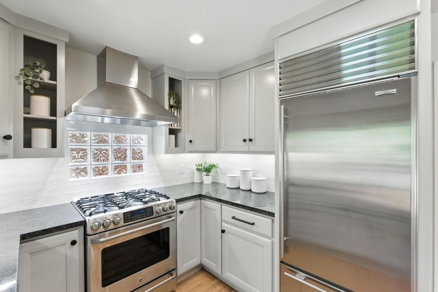 Detail Gallery Image 14 of 29 For 792 Bond Way, Mountain View,  CA 94040 - 3 Beds | 1 Baths