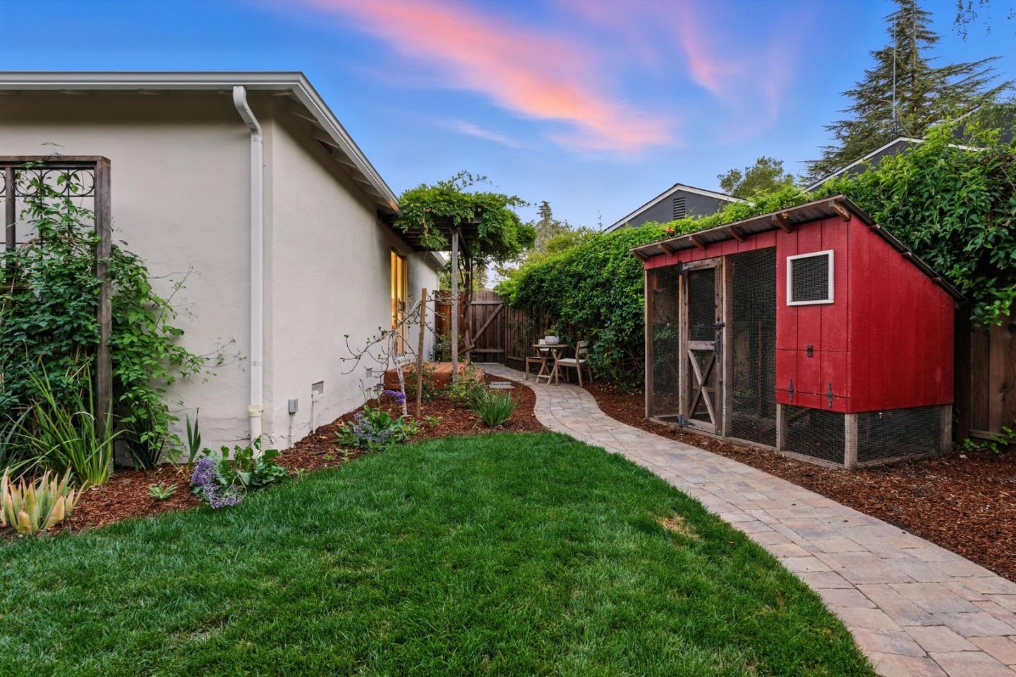Detail Gallery Image 23 of 29 For 792 Bond Way, Mountain View,  CA 94040 - 3 Beds | 1 Baths