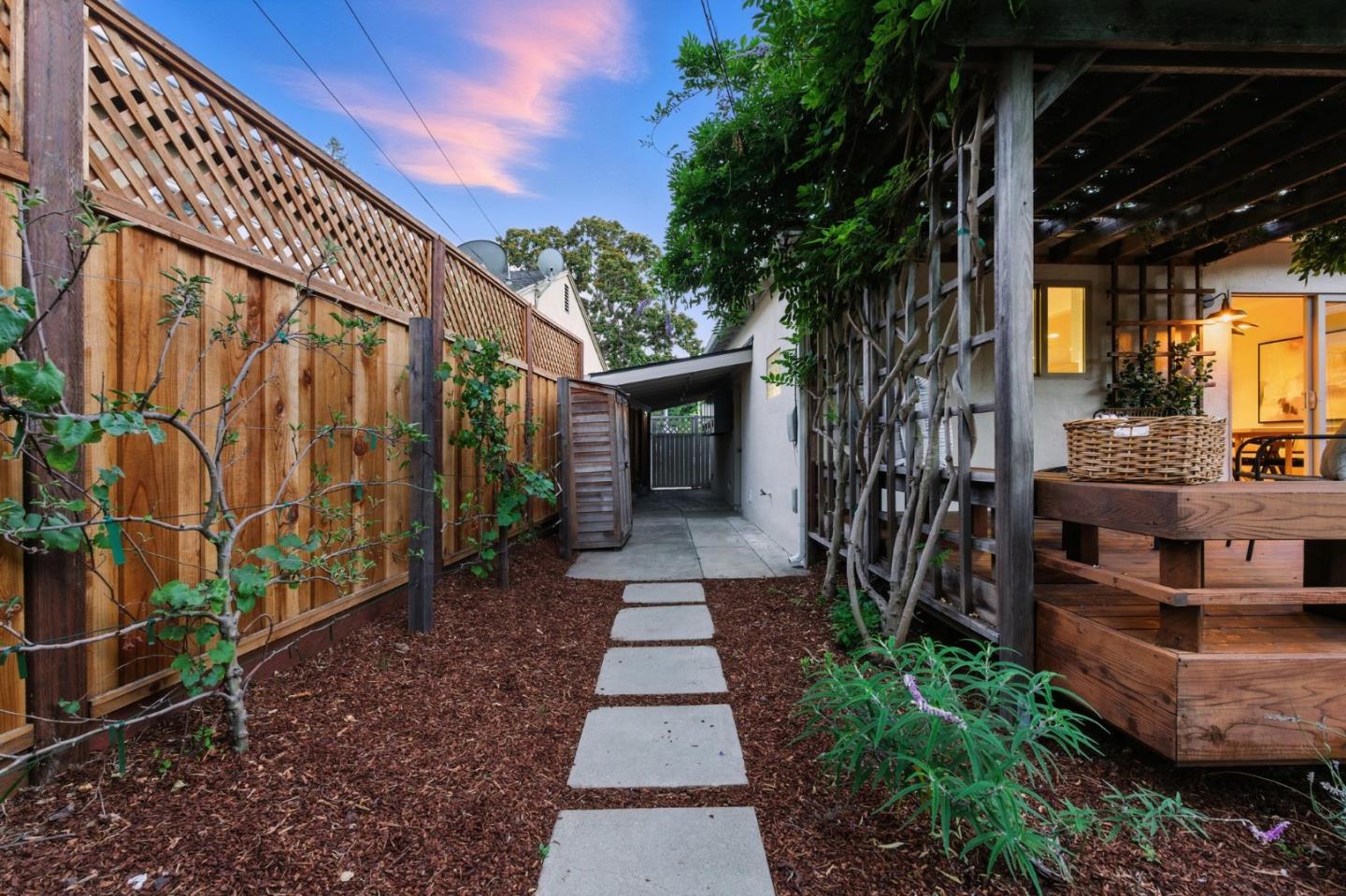 Detail Gallery Image 29 of 29 For 792 Bond Way, Mountain View,  CA 94040 - 3 Beds | 1 Baths