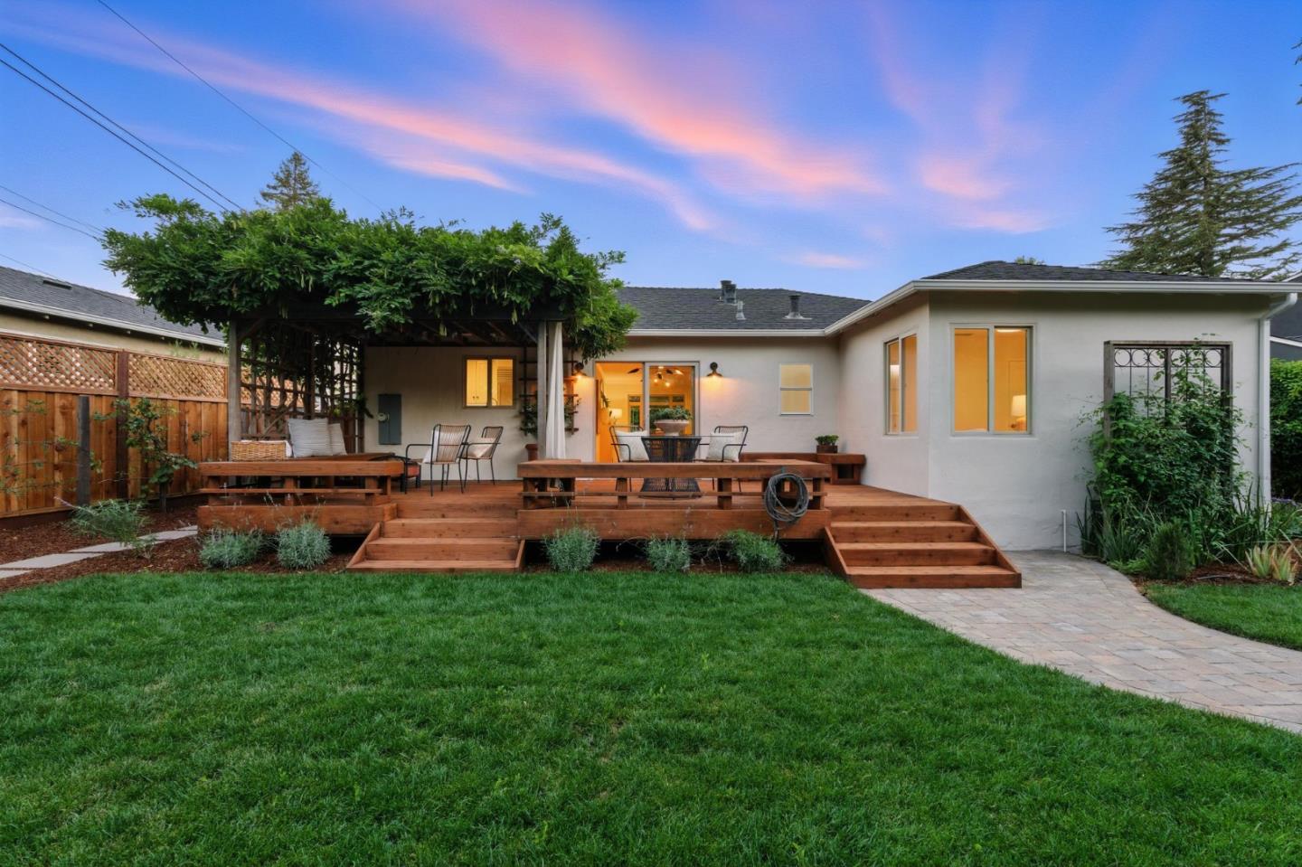 Detail Gallery Image 4 of 29 For 792 Bond Way, Mountain View,  CA 94040 - 3 Beds | 1 Baths