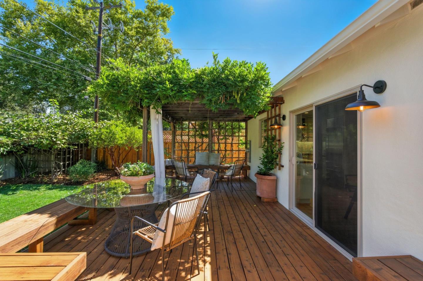 Detail Gallery Image 6 of 29 For 792 Bond Way, Mountain View,  CA 94040 - 3 Beds | 1 Baths