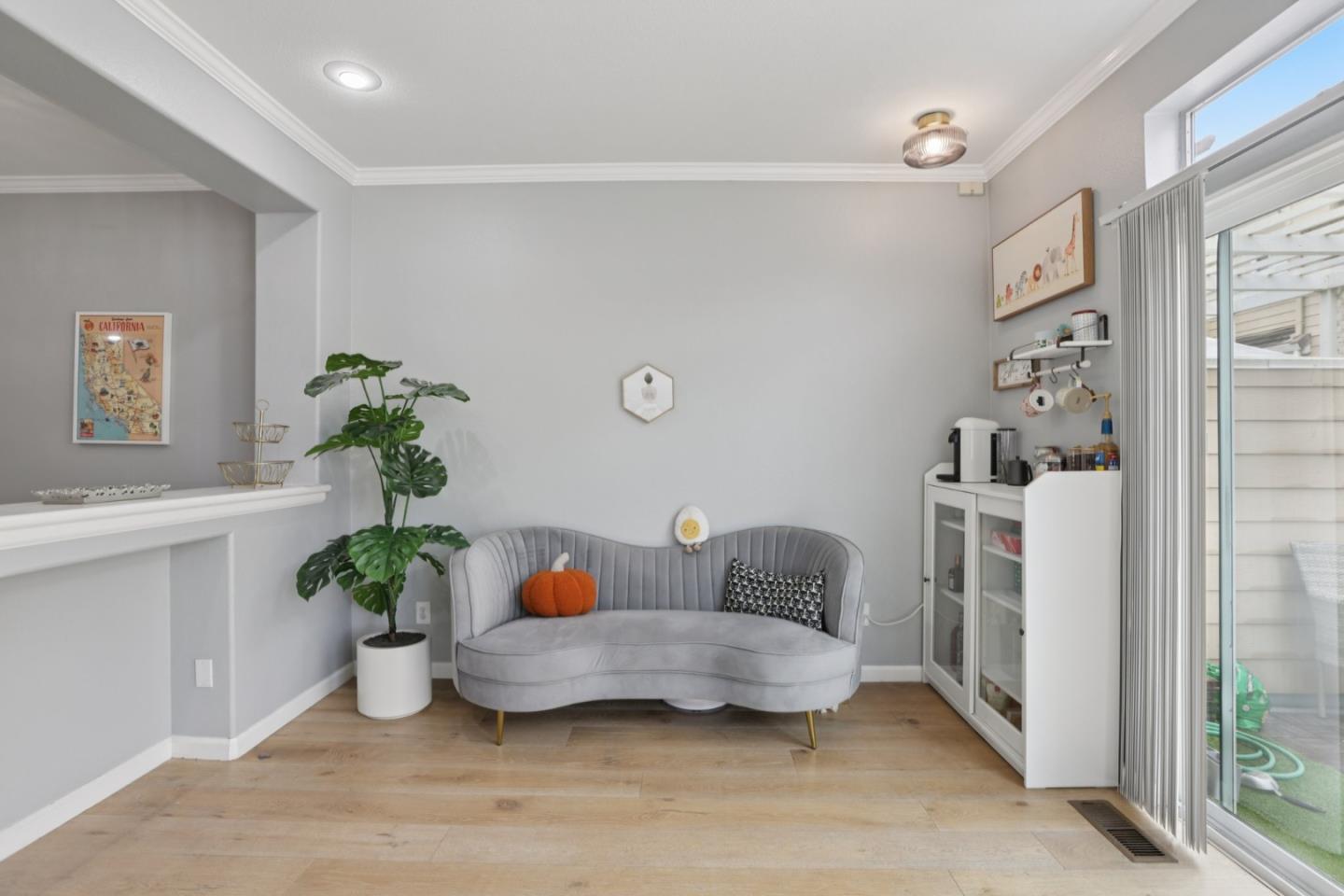 Detail Gallery Image 14 of 35 For 1172 La Rochelle Ter #B,  Sunnyvale,  CA 94089 - 3 Beds | 2/1 Baths