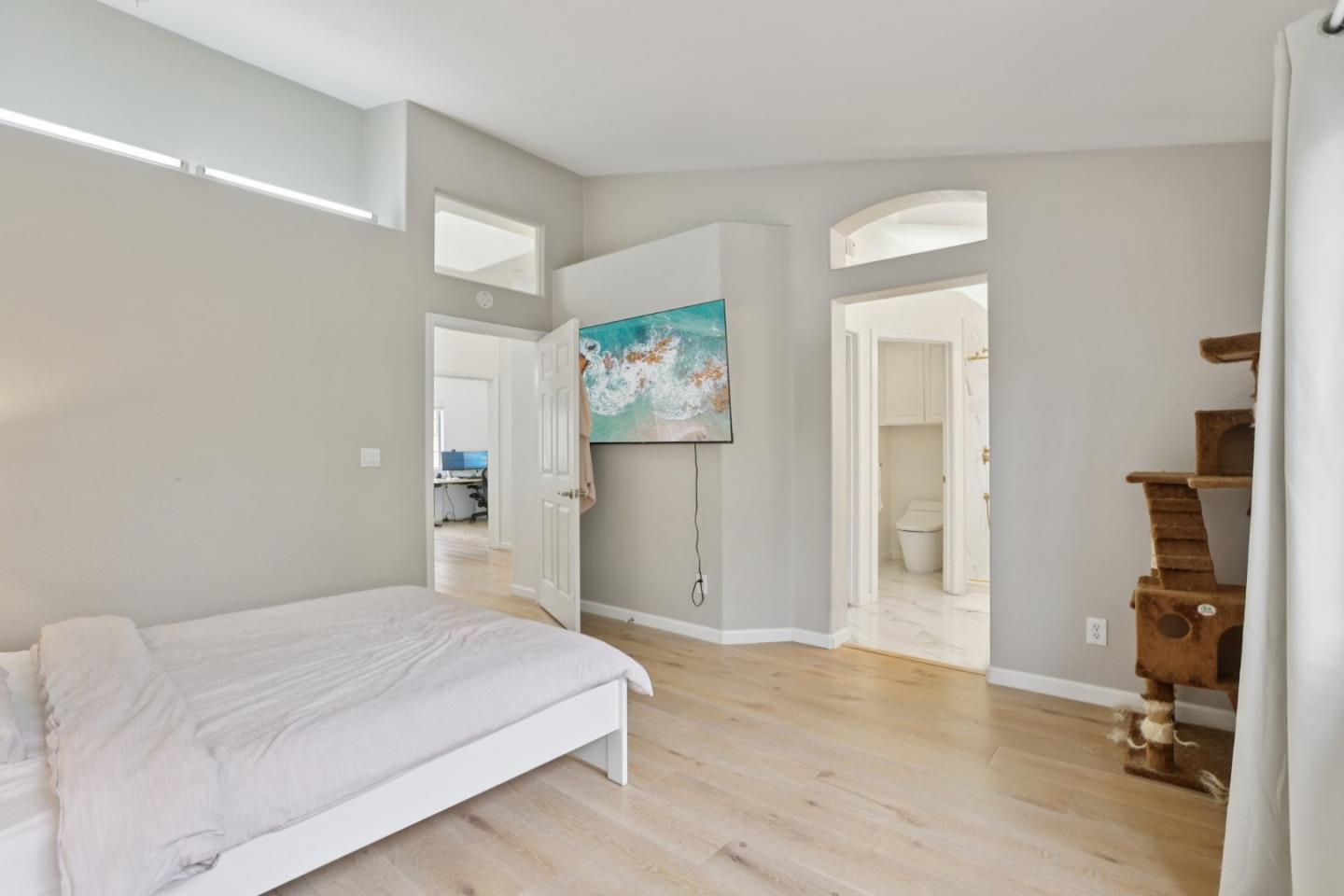 Detail Gallery Image 16 of 35 For 1172 La Rochelle Ter #B,  Sunnyvale,  CA 94089 - 3 Beds | 2/1 Baths