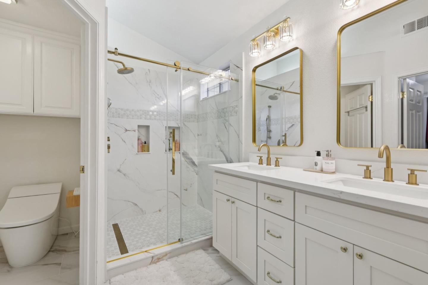 Detail Gallery Image 17 of 35 For 1172 La Rochelle Ter #B,  Sunnyvale,  CA 94089 - 3 Beds | 2/1 Baths