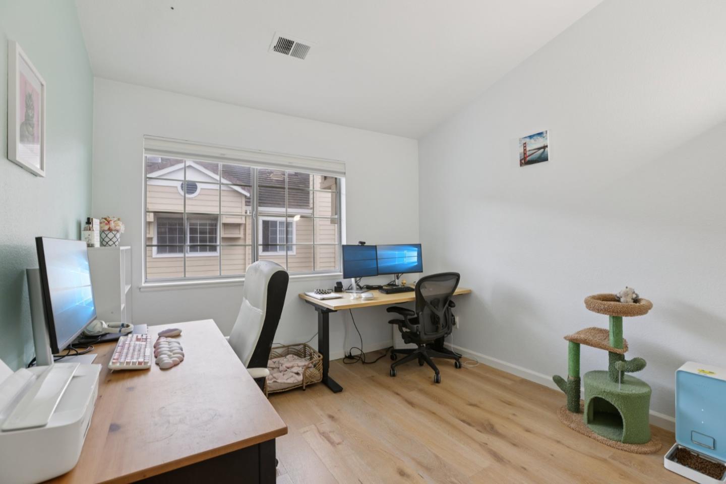 Detail Gallery Image 21 of 35 For 1172 La Rochelle Ter #B,  Sunnyvale,  CA 94089 - 3 Beds | 2/1 Baths