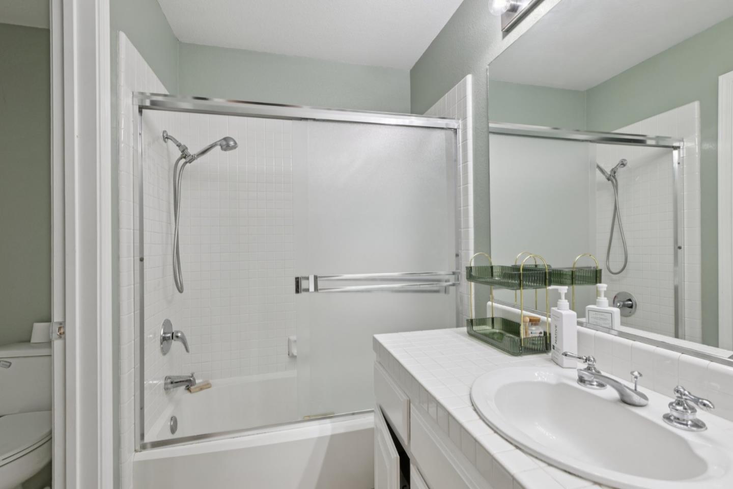 Detail Gallery Image 22 of 35 For 1172 La Rochelle Ter #B,  Sunnyvale,  CA 94089 - 3 Beds | 2/1 Baths