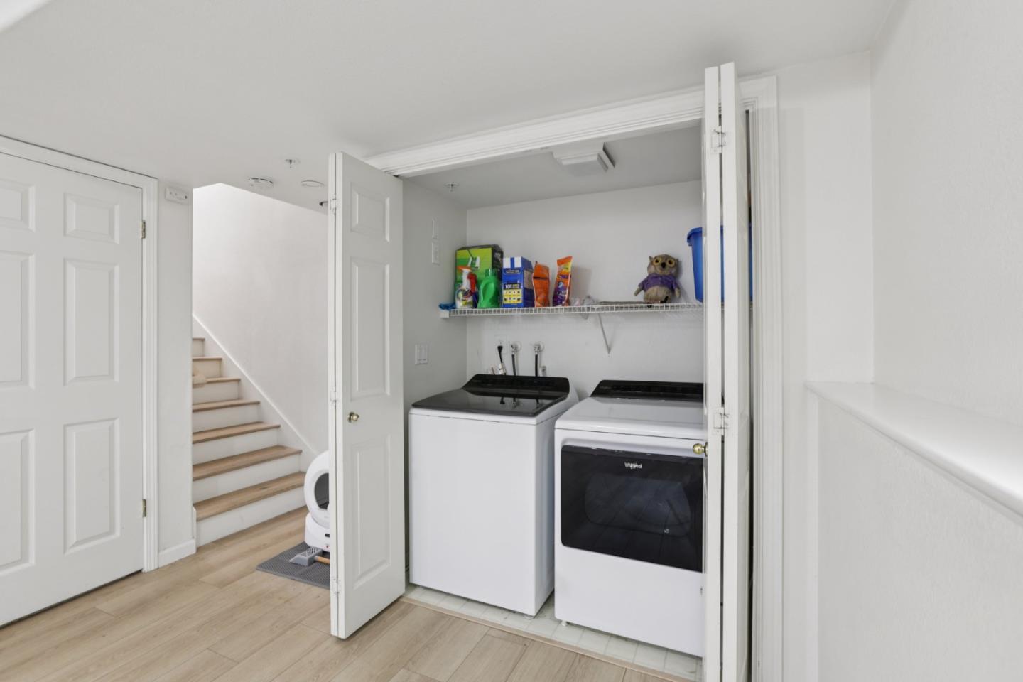 Detail Gallery Image 26 of 35 For 1172 La Rochelle Ter #B,  Sunnyvale,  CA 94089 - 3 Beds | 2/1 Baths