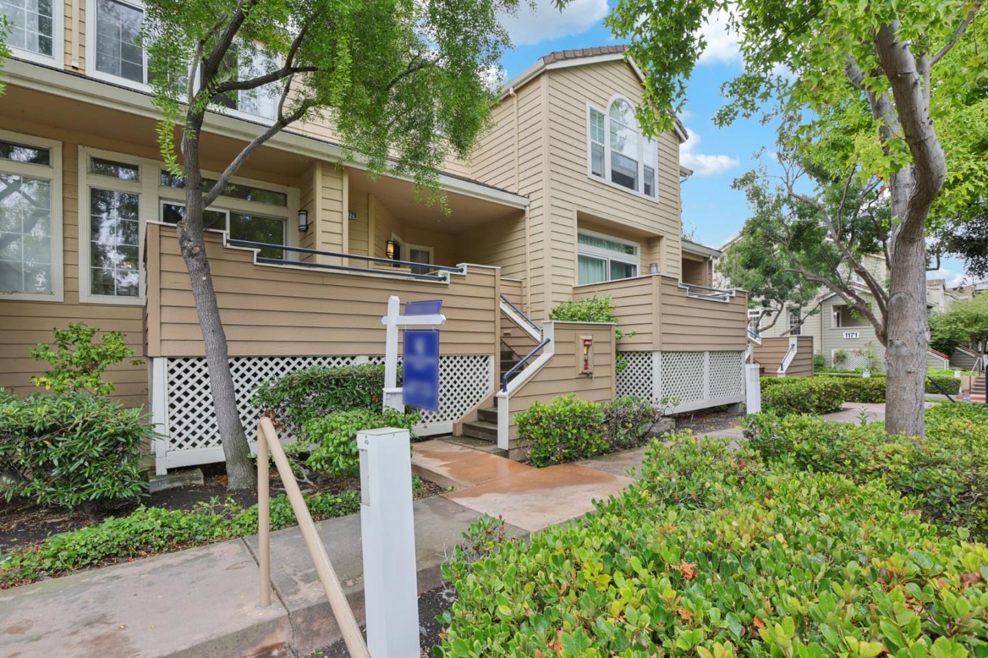 Detail Gallery Image 29 of 35 For 1172 La Rochelle Ter #B,  Sunnyvale,  CA 94089 - 3 Beds | 2/1 Baths