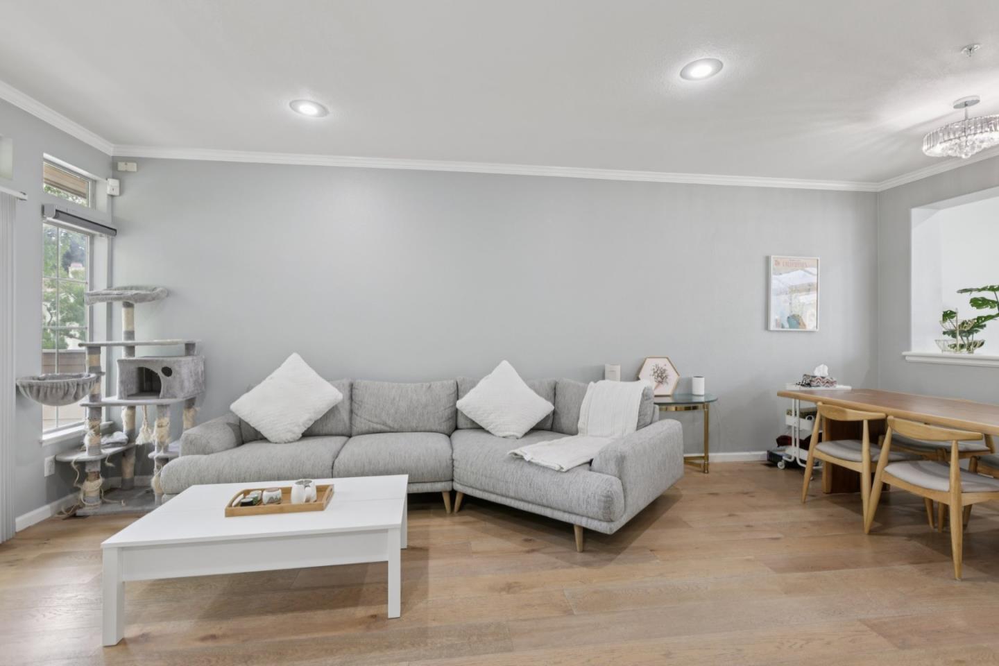 Detail Gallery Image 3 of 35 For 1172 La Rochelle Ter #B,  Sunnyvale,  CA 94089 - 3 Beds | 2/1 Baths