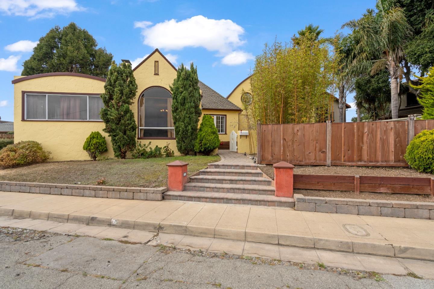 Detail Gallery Image 14 of 80 For 3 Gonzales St, Watsonville,  CA 95076 - 4 Beds | 4 Baths