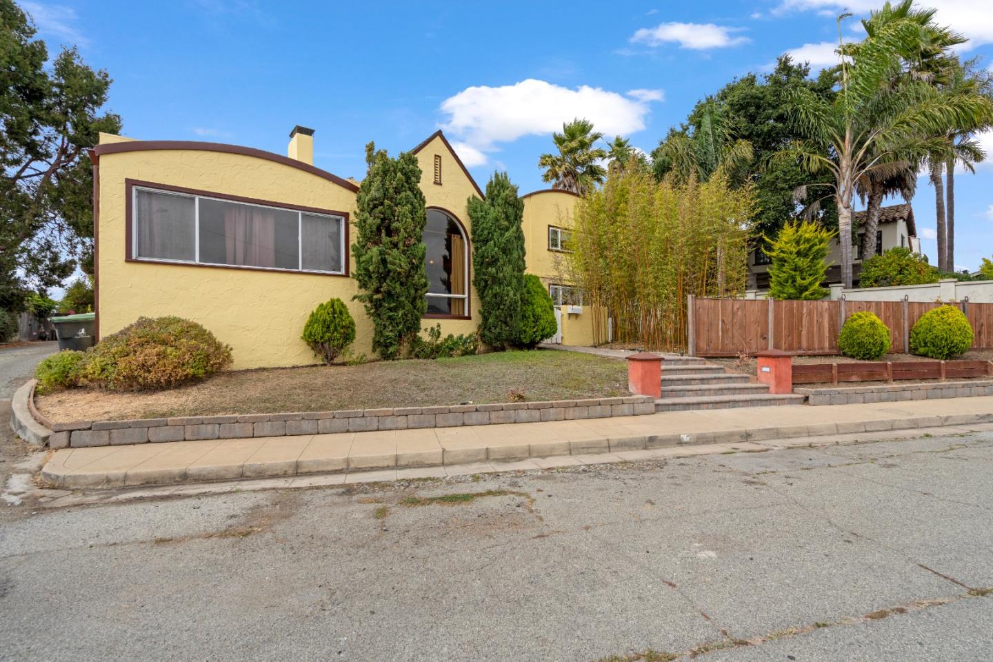 Detail Gallery Image 15 of 80 For 3 Gonzales St, Watsonville,  CA 95076 - 4 Beds | 4 Baths
