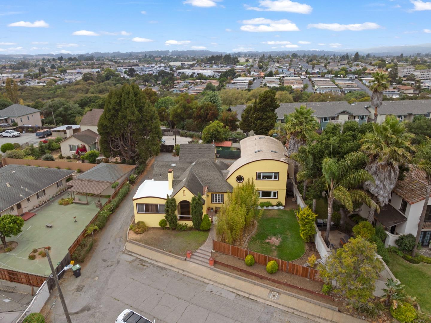 Detail Gallery Image 6 of 80 For 3 Gonzales St, Watsonville,  CA 95076 - 4 Beds | 4 Baths