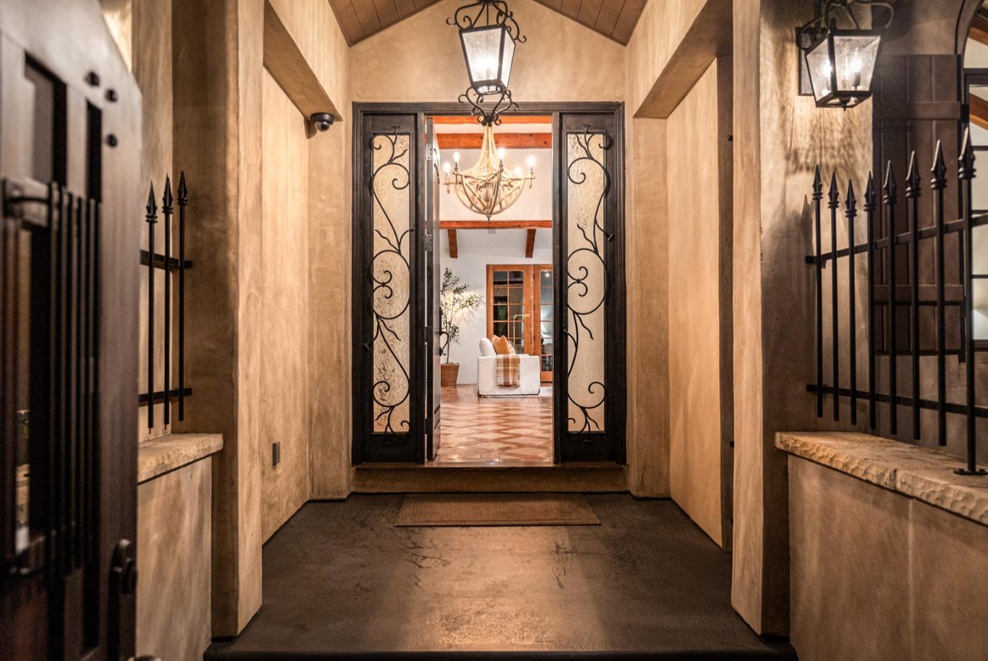 Detail Gallery Image 6 of 54 For 114 Zanzibar Dr, Aptos,  CA 95003 - 4 Beds | 3/1 Baths
