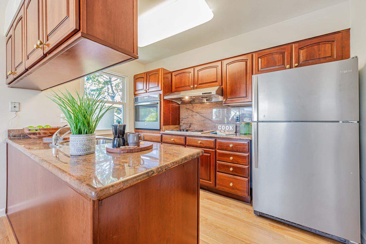 Detail Gallery Image 10 of 34 For 1385 Terrace Dr, Millbrae,  CA 94030 - 5 Beds | 3 Baths