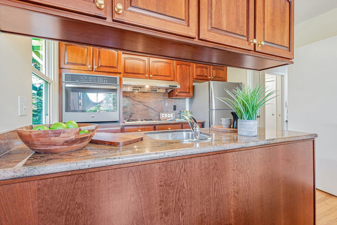 Detail Gallery Image 11 of 34 For 1385 Terrace Dr, Millbrae,  CA 94030 - 5 Beds | 3 Baths