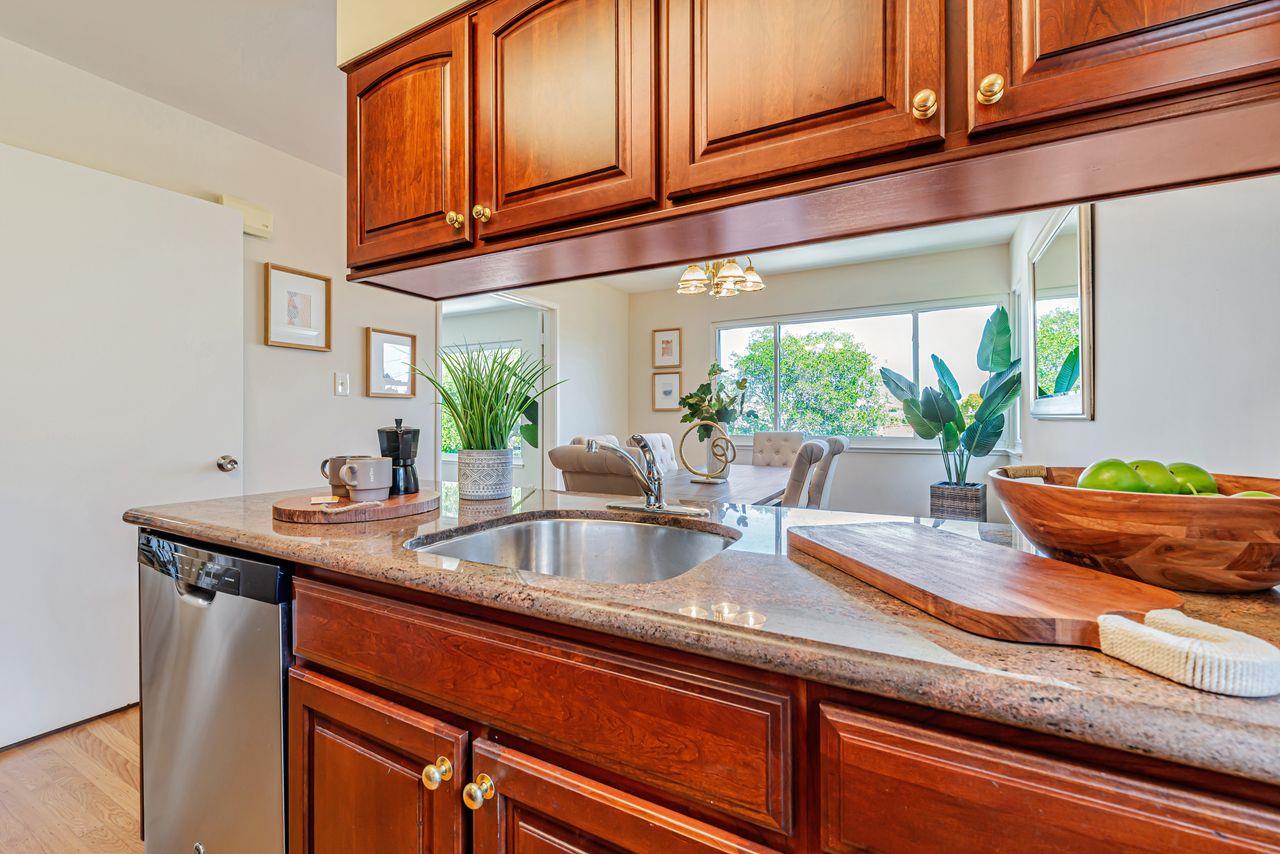 Detail Gallery Image 12 of 34 For 1385 Terrace Dr, Millbrae,  CA 94030 - 5 Beds | 3 Baths