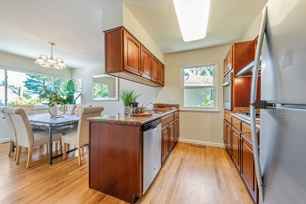 Detail Gallery Image 13 of 34 For 1385 Terrace Dr, Millbrae,  CA 94030 - 5 Beds | 3 Baths